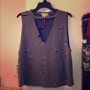 NWT key hole tank.